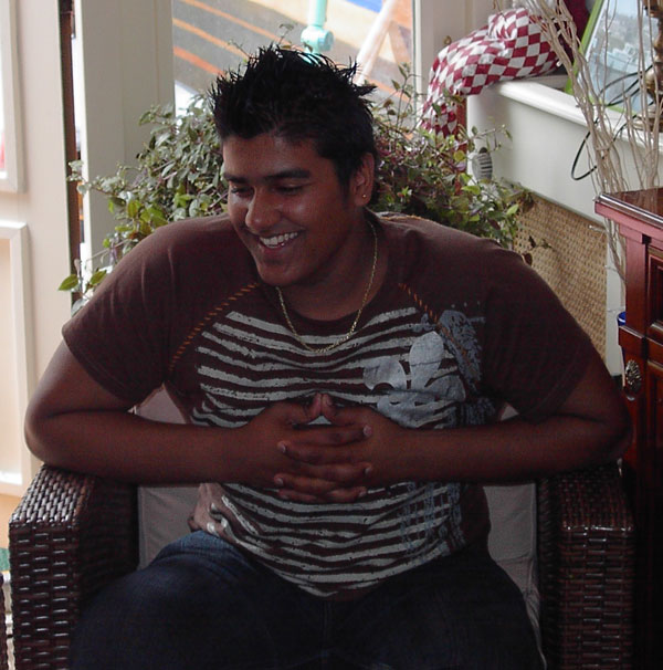 Jessie heeft het zwaar en geeft toe dat hij vermoeid is