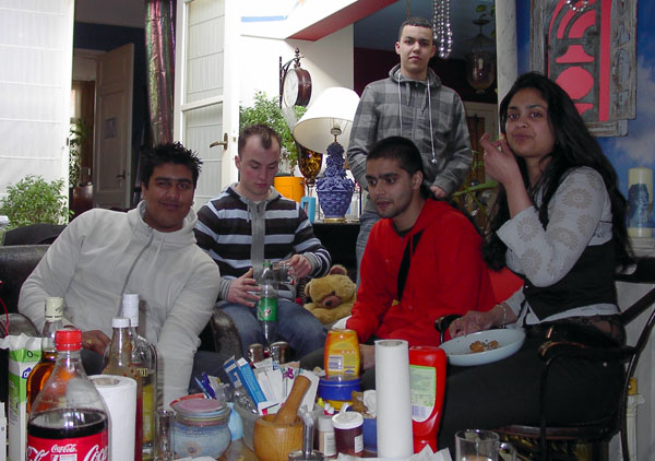 Als de hapjes klaar zijn gezellig met een drankje even evalueren