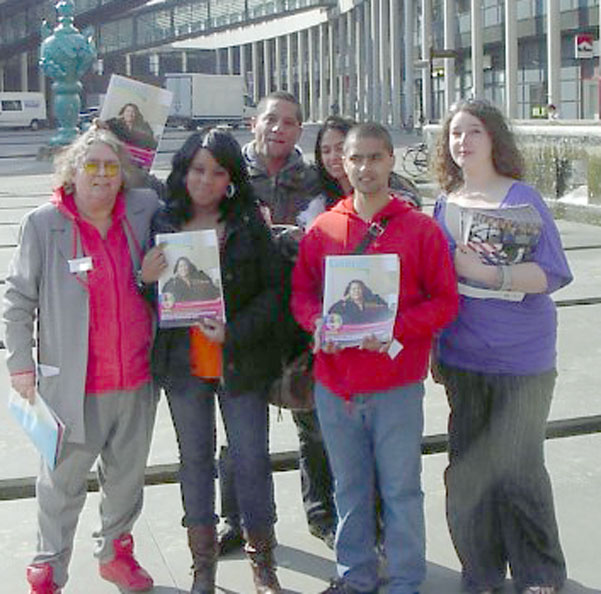 vlnr: Antoinette, Jady, Arlo,Natasja. Marvin en Tara